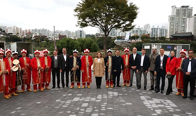 Kocaeli Büyükşehir Mehteri, Ulsan'da yeri göğü inletti