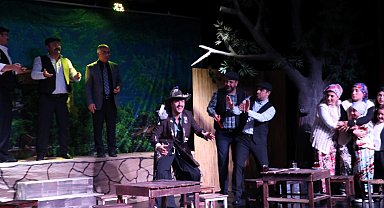 "Komşu Köyün Delisi" yeni sezonda da kapalı gişe