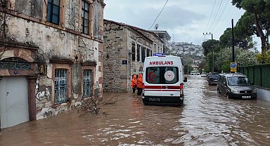 Kuvvetli yağış uyarısı! Foça'da bir kişi kayıp!