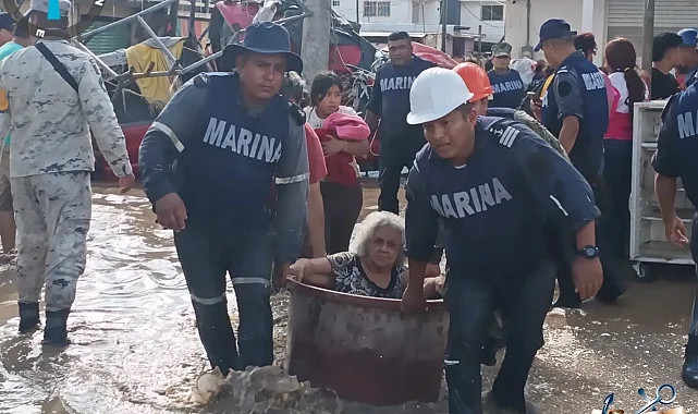 Meksika'da sel: Ölü ve yaralılar var! Meksika Donanması binlerce kişiye yardım ulaştırıyor