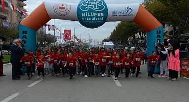 Nilüfer’de binden fazla öğrenci Cumhuriyet için koştu