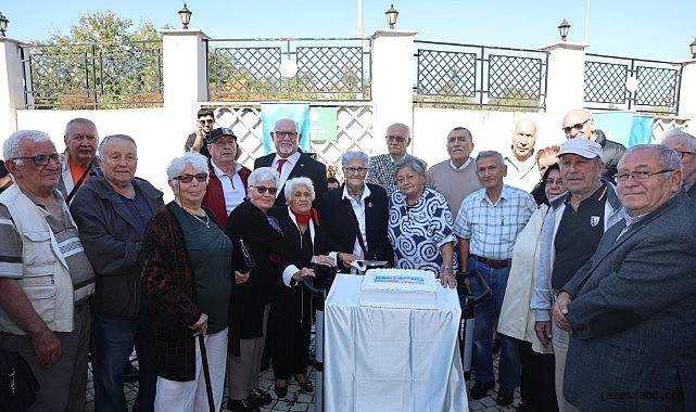 Nilüfer’de Yaşlılar Günü’nde kalpler gençleşti