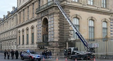 Organize Suç Ekibi Louvre Peşinde