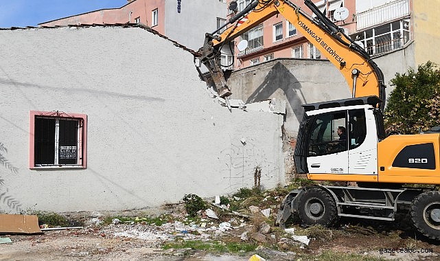 Osmangazi Belediyesi’nden tarihi koruyan yıkım