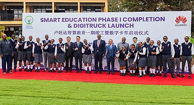 Ruanda, Akıllı Eğitim Projesi'nin tamamlanmasını ve DigiTruck lansmanını kutluyor