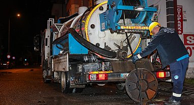 Sakarya SASKİ sabaha kadar sahadaydı