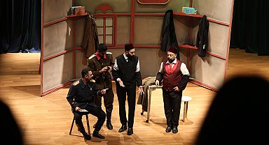 Sakarya'da tiyatro perdesine görkemli açılış