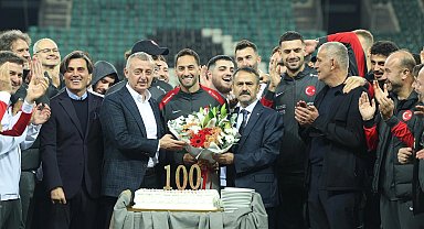 Tarihi maç öncesi Milli Takım'a moral verdiler