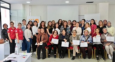 Adana Büyükşehir'den çocuk yaşta evliliğe karşı eğitim