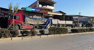 Alaşehir’de Polis Aracı TIR’a Çarptı