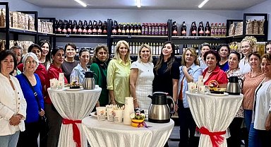 Antalya Muratpaşa'da kadın dayanışması büyüyor