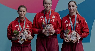 Bursa Büyükşehir'li Özge Yılmaz'dan masada gümüş madalya