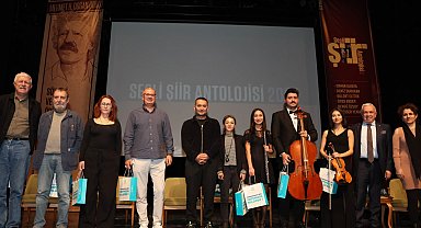 Bursa Nilüfer'de şiir eleştirisinin prestij ödülleri sahiplerini buldu