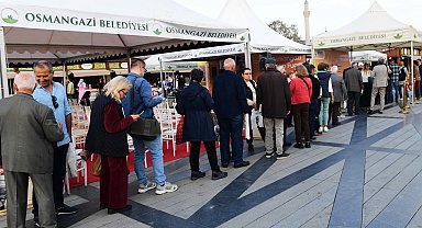 Bursa'da Osmangazi Kitap Fuarı 8'inci gününde de doldu taştı