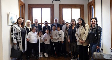 Cumhuriyet Galerisi’nde sanat engel tanımıyor