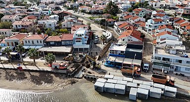 Foça'da dere yatağına yapılan kanal taşkını önledi