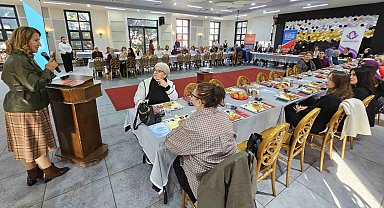 Gölcük'te kadına yönelik şiddetle mücadele farkındalığı