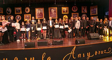 Güzelbahçeli gençler Atatürk için söyledi