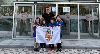 İnegöl Belediyesi Sporcularından Yüzmede Türkiye Dereceleri