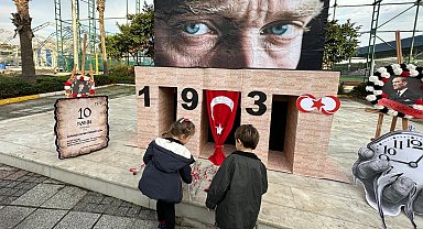 İstanbul Bakırköy 10 Kasım'da Ata'sını andı