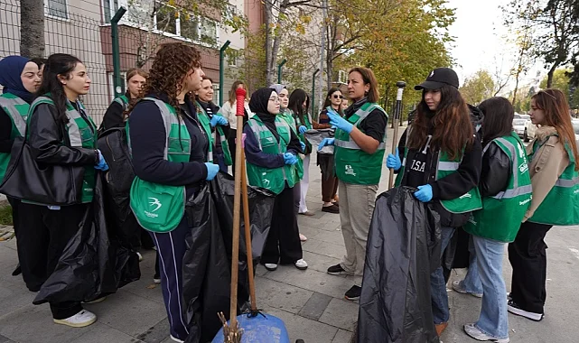 İstanbul Beylikdüzü'nde gençlerden 'çevre' mesajı