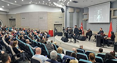 İzmir Bornova'da 10 Kasım'da duygu dolu gece
