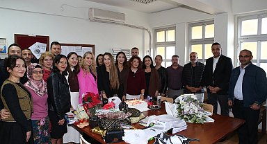 İzmir Çiğli'de Öğretmenler Günü fidanlarla kutlandı