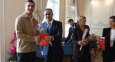 İzmir'de Öğretmenler Günü'nde anlamlı buluşma