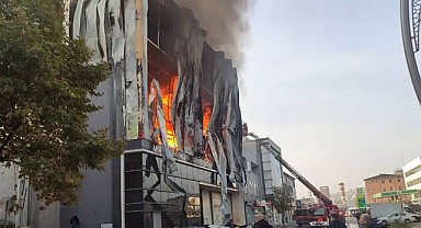 Kocaeli’de Depo Yangını Faciası