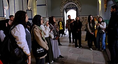 Konya'da üniversiteli gençlere yenilikçi mekanlar tanıtılıyor