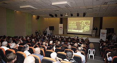 Mersin'de 'Denizle Bütünleşen Kent Vizyonu' konferansta masaya yatırıldı