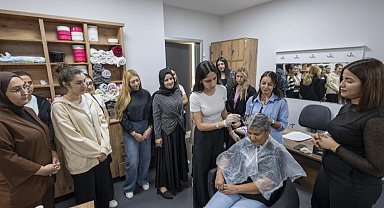 Mersin'de saç renklendirme kursuna yoğun ilgi