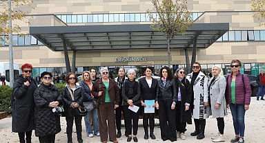 Mudanyalı kadınlar Bursa Şehir Hastanesi önünden kadına şiddete 'dur' dedi