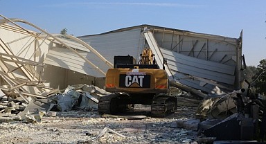Nilüfer’de imara aykırı iki yapı yıkıldı