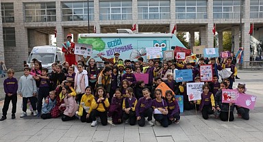 Nilüferli çocuklardan “gelecek” için anlamlı yürüyüş