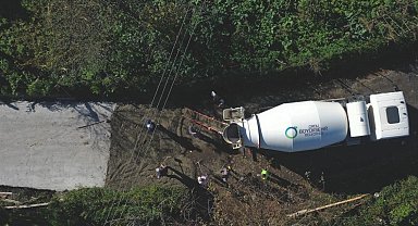 Ordu Ünye'de Yavi–İnkur bağlantı yoluna beton çalışması