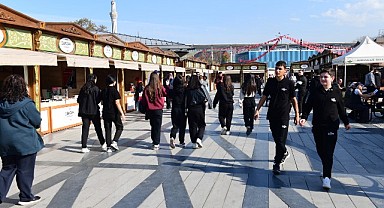 Osmangazi Kitap Fuarı’na İlgi Artarak Devam Ediyor