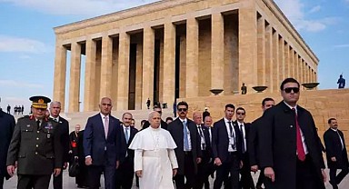 Papa 14. Leo Atatürk'ün Huzurunda