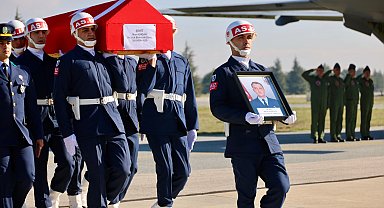 Uçak kazasında şehit olan iki subay Eskişehir'de karşılandı