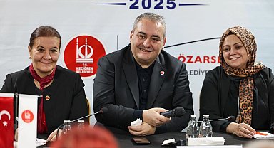 Ankara Keçiören'de Başkan Özarslan, mahallelinin taleplerini dinliyor