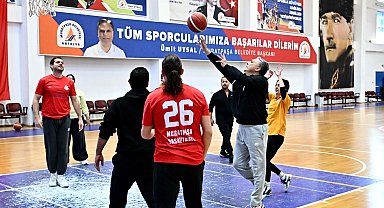 Antalya Muratpaşa'dan amatör spora nakdi destek