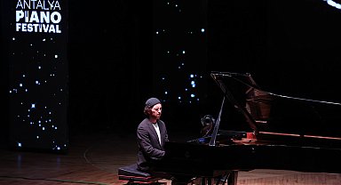 Antalya Piyano Festivali'nde klasik müziğe yolculuk