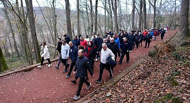 Bakan Tekin öğretmenlerle doğa yürüyüşü yaptı