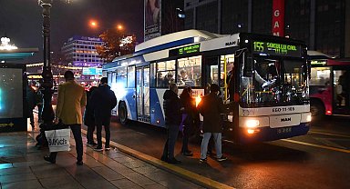 Başkent'te yılbaşı hazırlıkları tamamlandı