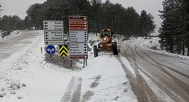 Bursa'da kar seferberliği: Büyükşehir ekipleri sahada