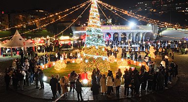 Bursa'da yeni yıl coşkusu yaşatan renkli etkinliklere devam