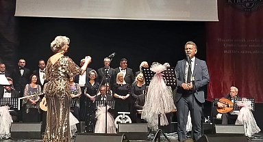 Bursa'daki konserde Belediye Başkanı parmak ısırttı