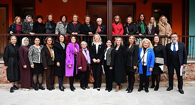 Cumhuriyetin eğitimci ilk kadın milletvekilleri Osmangazi'de konuşuldu