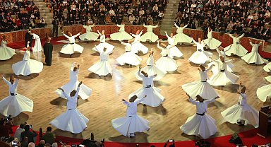 Dünyanın dört bir yanından Mevlana dostları Konya'da buluştu