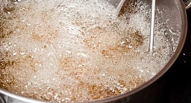 Düzce'de 4 yaşındaki çocuk kızgın yağda yaralandı!